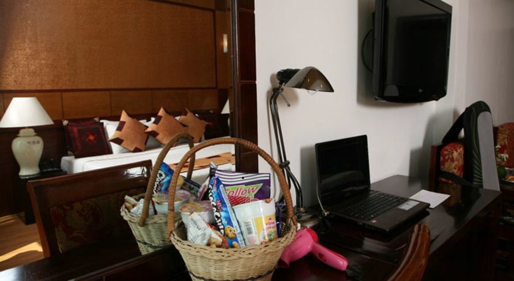 Aquarius Grand Hotel Hanoi Room photo
